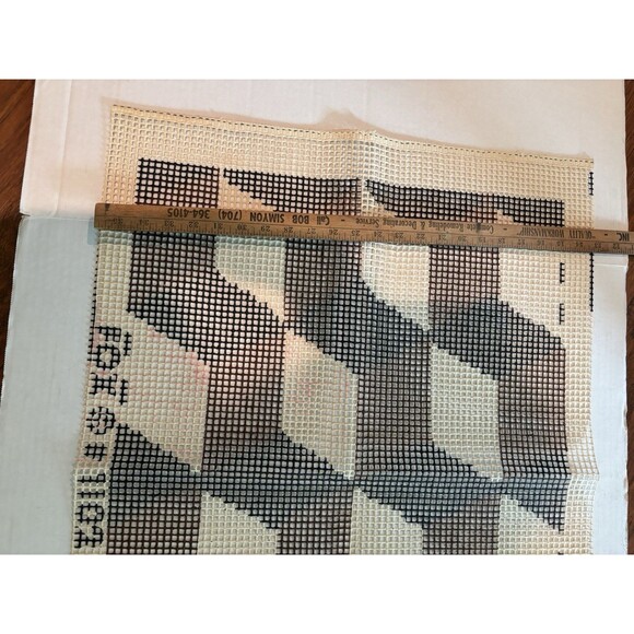 Fox yarn Co. latch hook rug kit - Picture 4 of 8